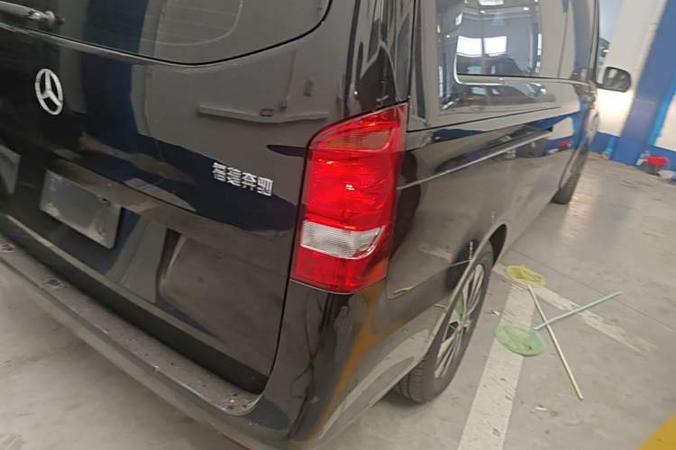 Used Mercedes-Benz Vito 2023 2.0T Elite Version 7 Seats Right Rear Taillight