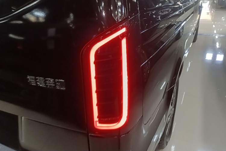 Used Mercedes-Benz Vito 2023 2.0T Elite Version 7 Seats Right Rear Taillight