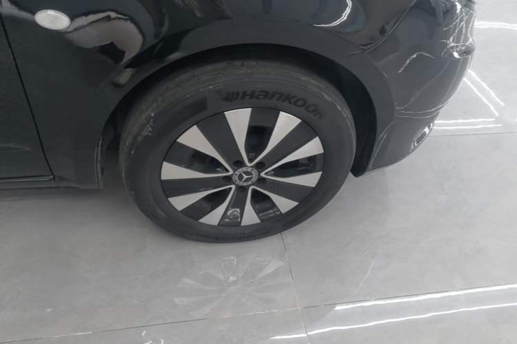 Used Mercedes-Benz Vito 2023 2.0T Business Version 7 Seats Right Rear Wheel Hub