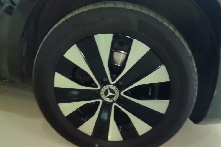Used Mercedes-Benz Vito 2023 2.0T Business Version 7 Seats Right Rear Wheel Hub