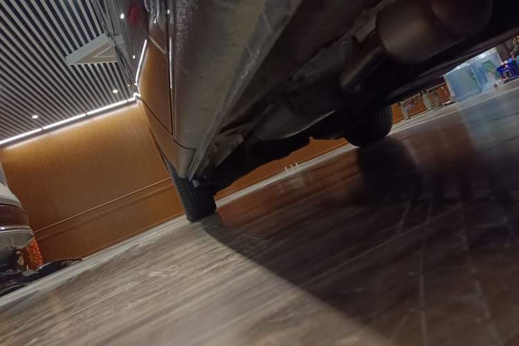 Used Mercedes-Benz Vito 2023 2.0T Elite Version 7 Seats Right Side Sill