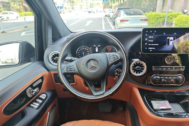 Used Mercedes-Benz Vito 2023 2.0T Elite Version 7 Seats Steering Wheel