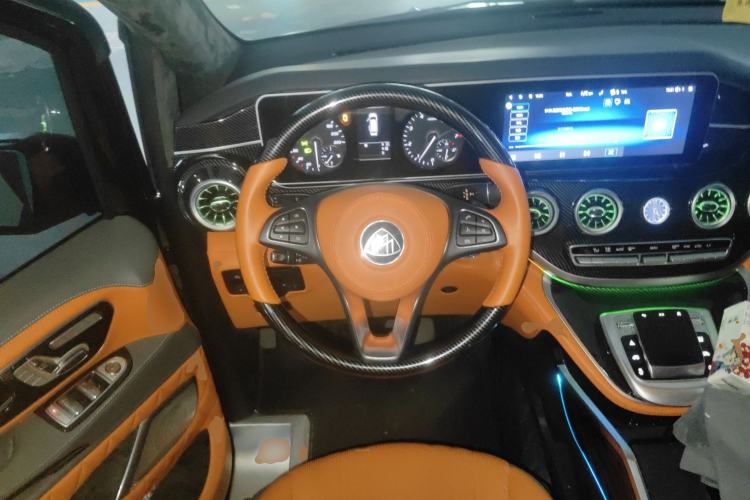 Used Mercedes-Benz Vito 2023 2.0T Business Version 7 Seats Steering Wheel