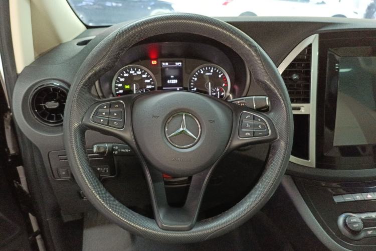 Used Mercedes-Benz Vito 2023 2.0T Elite Version 7 Seats Steering Wheel