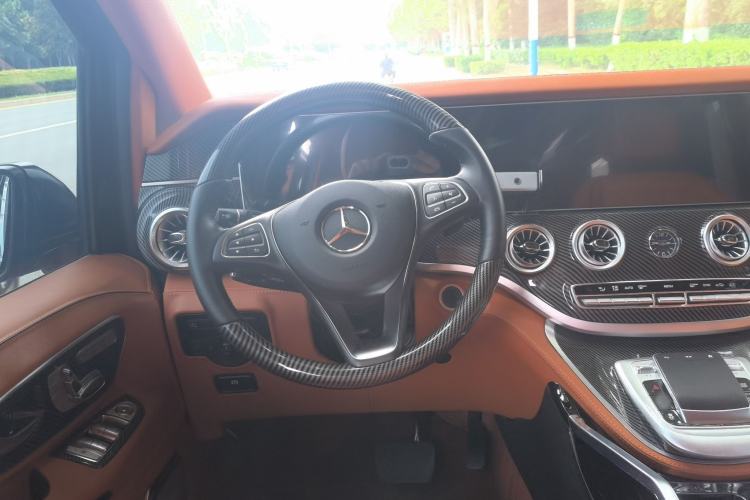 Used Mercedes-Benz Vito 2023 2.0T Business Version 7 Seats Steering Wheel