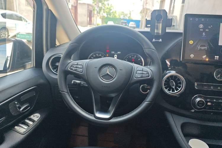 Used Mercedes-Benz Vito 2023 2.0T Business Version 7 Seats Steering Wheel