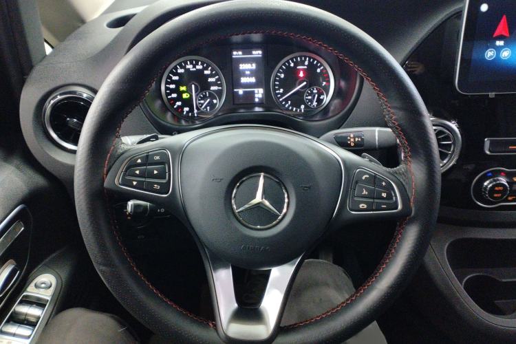 Used Mercedes-Benz Vito 2023 2.0T Business Version 7 Seats Steering Wheel