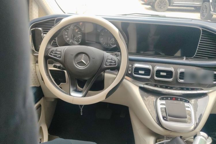 Used Mercedes-Benz Vito 2023 2.0T Business Version 7 Seats Steering Wheel