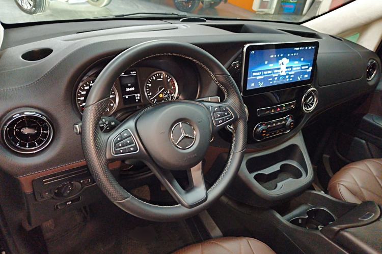 Used Mercedes-Benz Vito 2023 2.0T Elite Version 7 Seats Steering Wheel