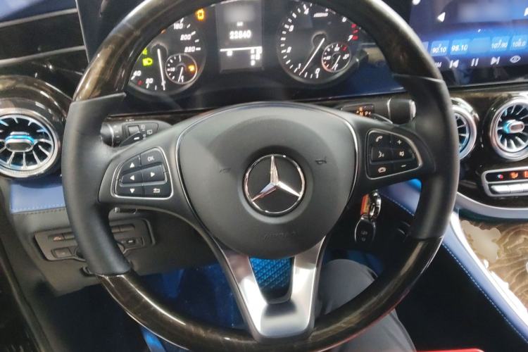 Used Mercedes-Benz Vito 2023 2.0T Business Version 7 Seats Steering Wheel