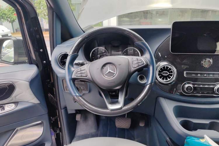Used Mercedes-Benz Vito 2023 2.0T Business Version 7 Seats Steering Wheel