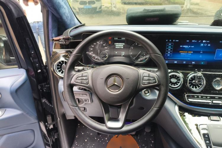 Used Mercedes-Benz Vito 2023 2.0T Business Version 7 Seats Steering Wheel