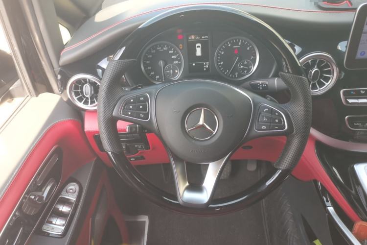 Used Mercedes-Benz Vito 2023 2.0T Business Version 7 Seats Steering Wheel