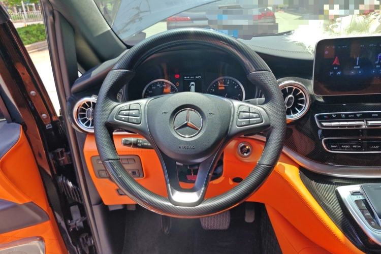 Used Mercedes-Benz Vito 2023 2.0T Business Version 7 Seats Steering Wheel