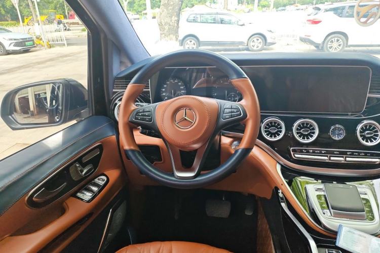 Used Mercedes-Benz Vito 2023 2.0T Business Version 7 Seats Steering Wheel