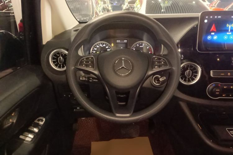 Used Mercedes-Benz Vito 2023 2.0T Elite Version 7 Seats Steering Wheel