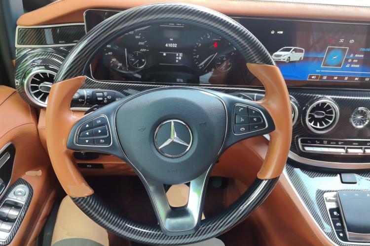 Used Mercedes-Benz Vito 2023 2.0T Business Version 7 Seats Steering Wheel