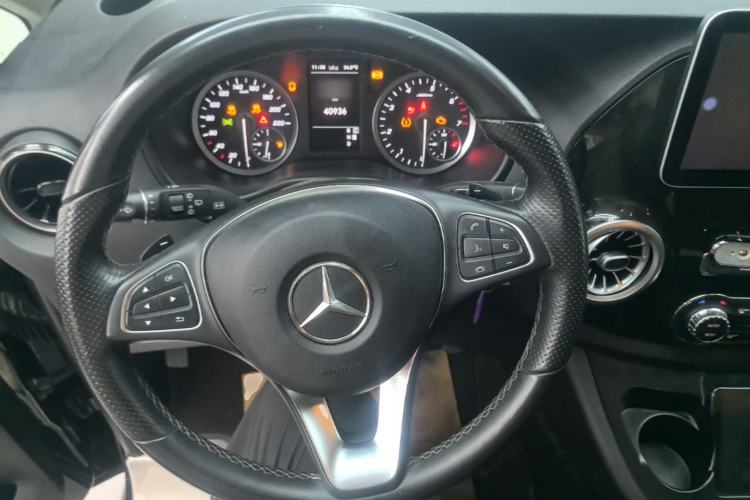 Used Mercedes-Benz Vito 2023 2.0T Business Version 7 Seats Steering Wheel