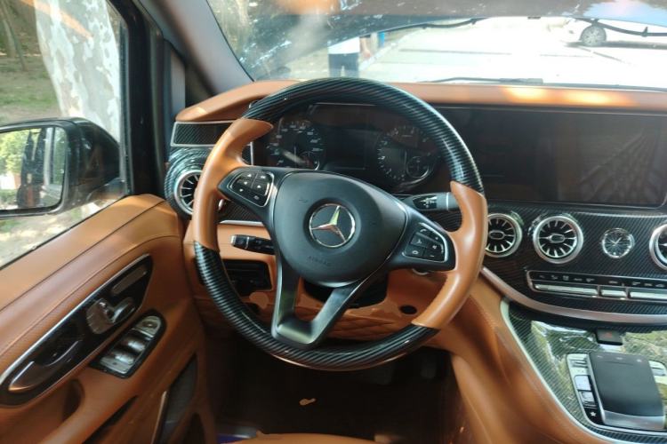 Used Mercedes-Benz Vito 2023 2.0T Business Version 7 Seats Steering Wheel