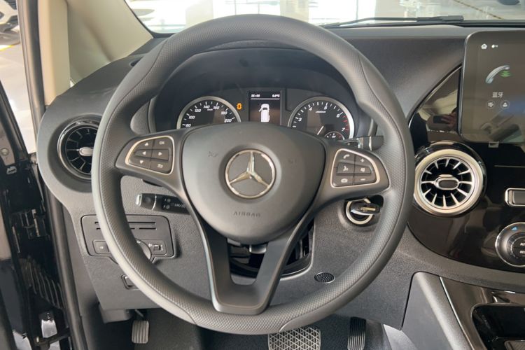Used Mercedes-Benz Vito 2023 2.0T Elite Version 7 Seats Steering Wheel