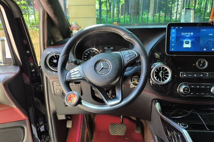 Used Mercedes-Benz Vito 2023 2.0T Business Version 7 Seats Steering Wheel