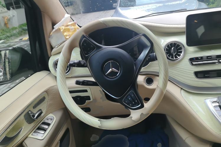 Used Mercedes-Benz Vito 2023 2.0T Business Version 7 Seats Steering Wheel
