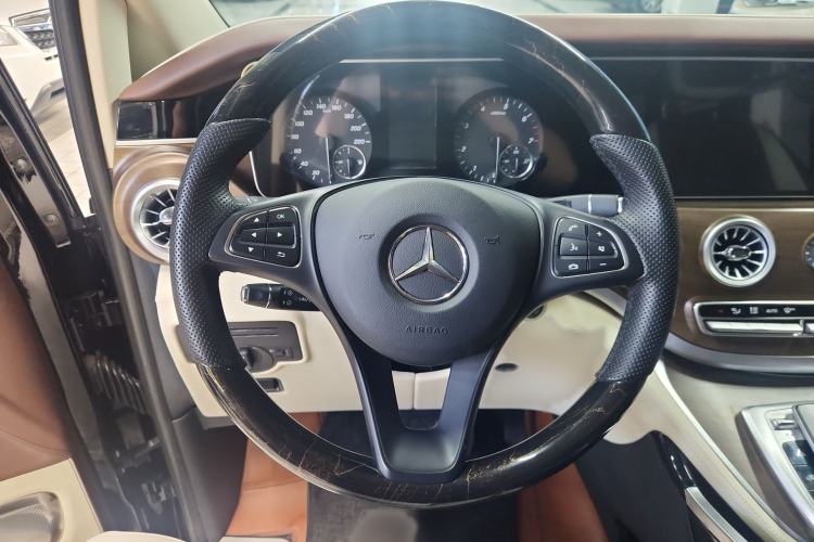 Used Mercedes-Benz Vito 2023 2.0T Elite Version 7 Seats Steering Wheel