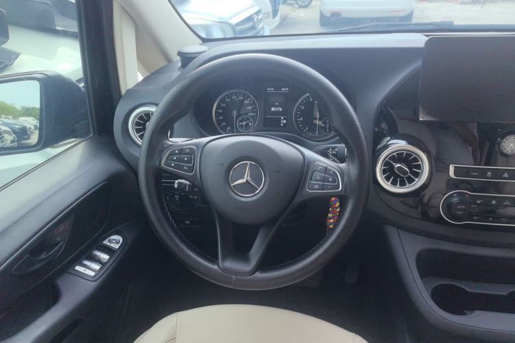 Used Mercedes-Benz Vito 2023 2.0T Elite Version 9 Seats Steering Wheel