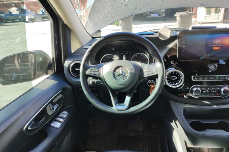 Used Mercedes-Benz Vito 2023 2.0T Business Version 7 Seats Steering Wheel