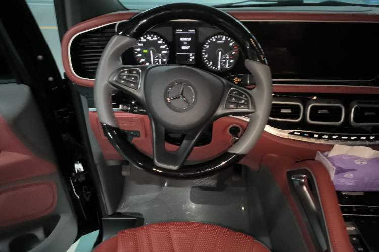 Used Mercedes-Benz Vito 2023 2.0T Elite Version 7 Seats Steering Wheel