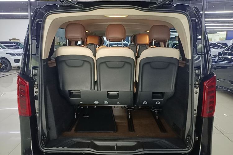 Used Mercedes-Benz Vito 2023 2.0T Elite Version 7 Seats Trunk