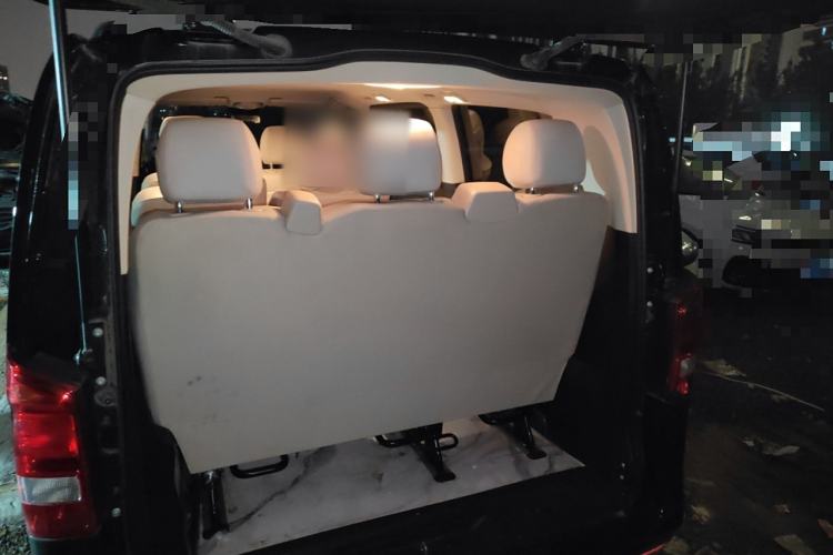 Used Mercedes-Benz Vito 2023 2.0T Elite Version 9 Seats Trunk