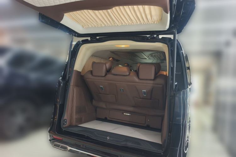 Used Mercedes-Benz Vito 2023 2.0T Elite Version 7 Seats Trunk