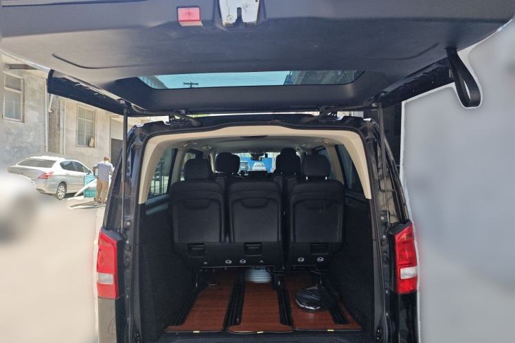 Used Mercedes-Benz Vito 2023 2.0T Business Version 7 Seats Trunk