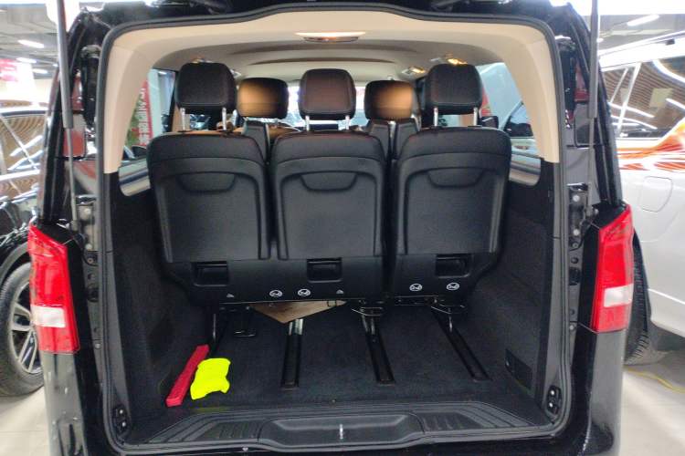 Used Mercedes-Benz Vito 2023 2.0T Business Version 7 Seats Trunk