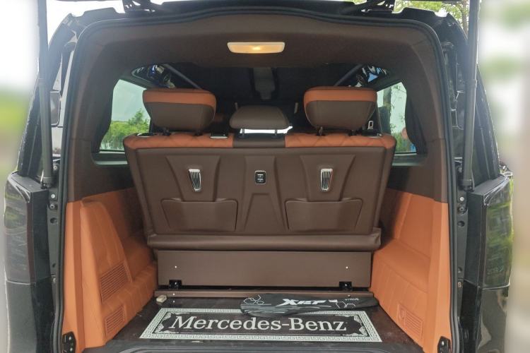 Used Mercedes-Benz Vito 2023 2.0T Elite Version 7 Seats Trunk