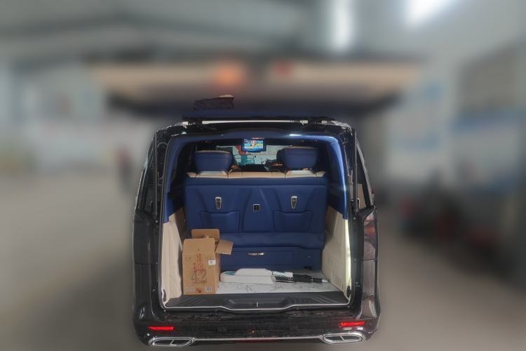 Used Mercedes-Benz Vito 2023 2.0T Elite Version 7 Seats Trunk