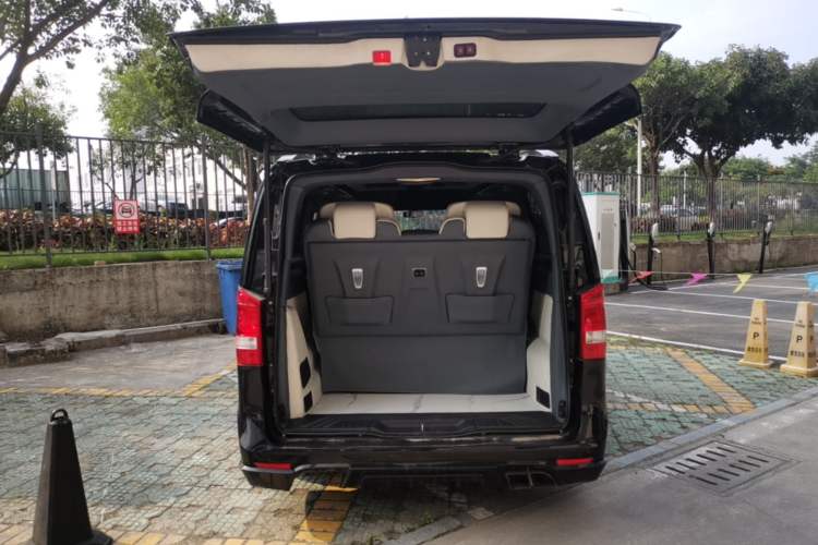 Used Mercedes-Benz Vito 2023 2.0T Business Version 7 Seats Trunk