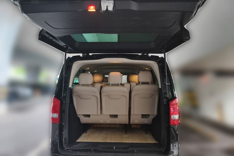 Used Mercedes-Benz Vito 2023 2.0T Elite Version 7 Seats Trunk