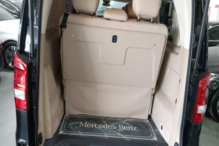 Used Mercedes-Benz Vito 2023 2.0T Business Version 7 Seats Trunk