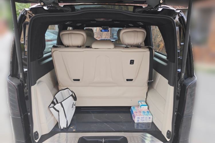 Used Mercedes-Benz Vito 2023 2.0T Business Version 7 Seats Trunk