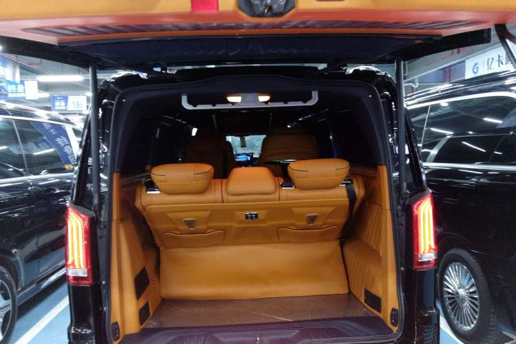 Used Mercedes-Benz Vito 2023 2.0T Business Version 7 Seats Trunk