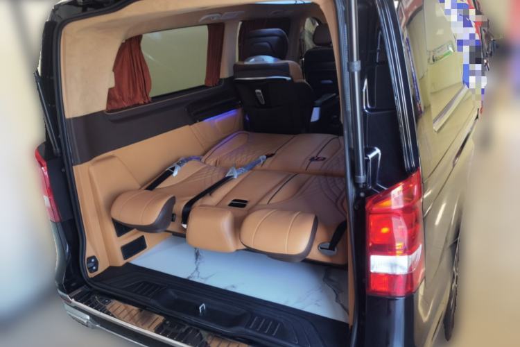 Used Mercedes-Benz Vito 2023 2.0T Elite Version 7 Seats Trunk