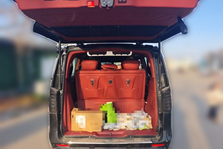 Used Mercedes-Benz Vito 2023 2.0T Elite Version 7 Seats Trunk