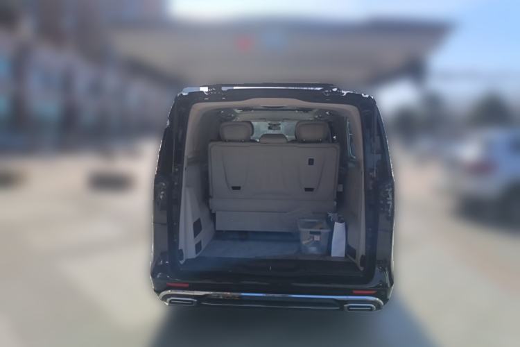 Used Mercedes-Benz Vito 2023 2.0T Elite Version 7 Seats Trunk