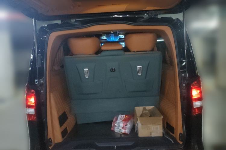 Used Mercedes-Benz Vito 2023 2.0T Business Version 7 Seats Trunk