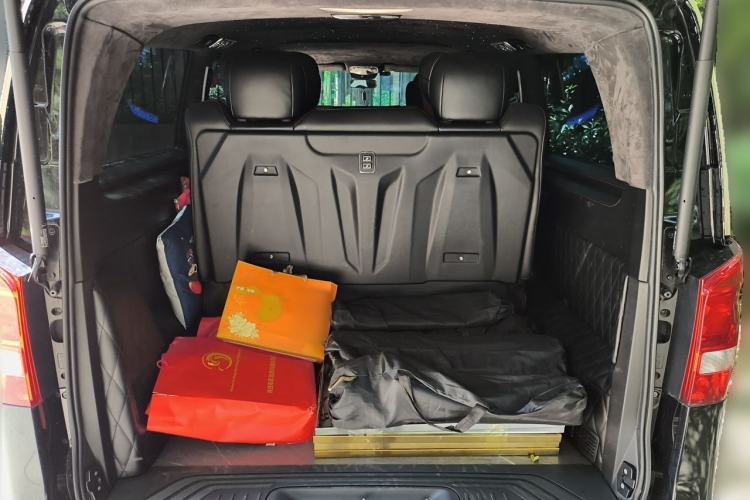 Used Mercedes-Benz Vito 2023 2.0T Business Version 7 Seats Trunk