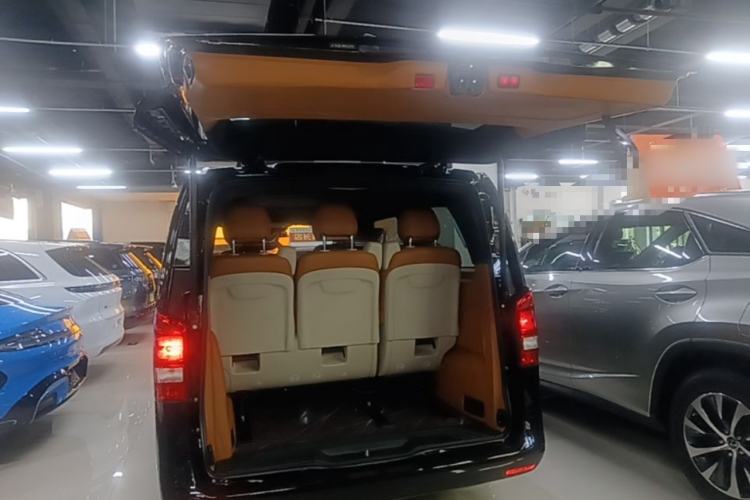 Used Mercedes-Benz Vito 2023 2.0T Elite Version 7 Seats Trunk