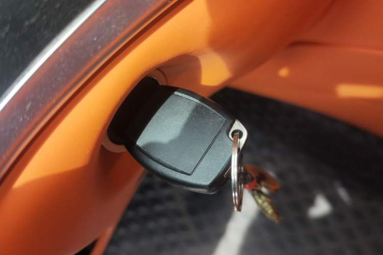 Used Mercedes-Benz Vito 2023 2.0T Business Version 7 Seats Vehicle Key