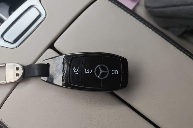 Used Mercedes-Benz Vito 2023 2.0T Business Version 7 Seats Vehicle Key
